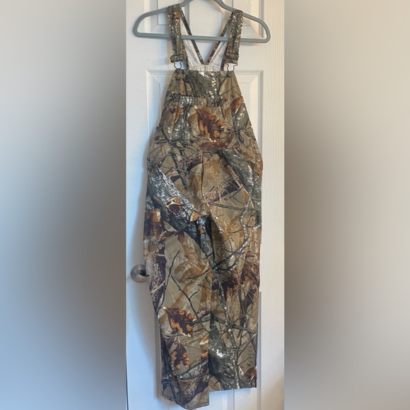 OUTFITTERS RIDGE Other - Outfitters Ridge Realtree
Hardwood Bibs Youth XL (16)
Fusion 3D, Camouflage,